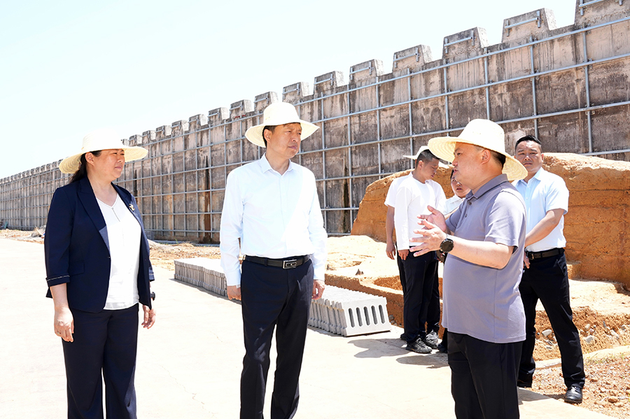 刘涛在龙山县调研第四届湘西州旅游发展大会项目建设情况刘涛花洞